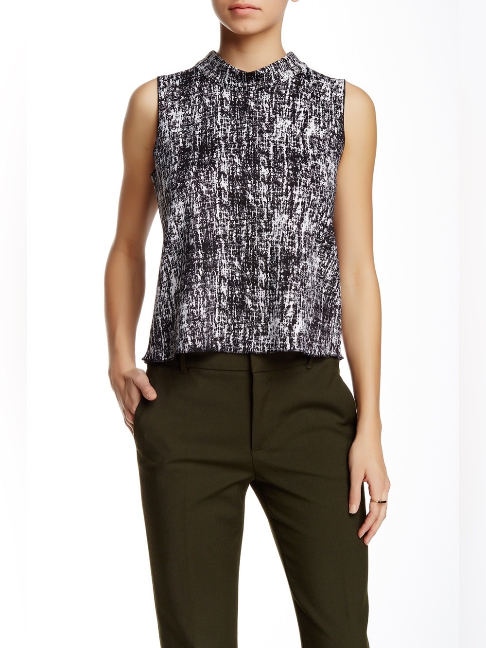 NWT Vince Camuto Black & White Textured Mock Neck Blouse—Size PL